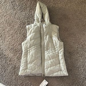 Fossa Apparel size medium Lao does Jupiter puffer best  light grey
